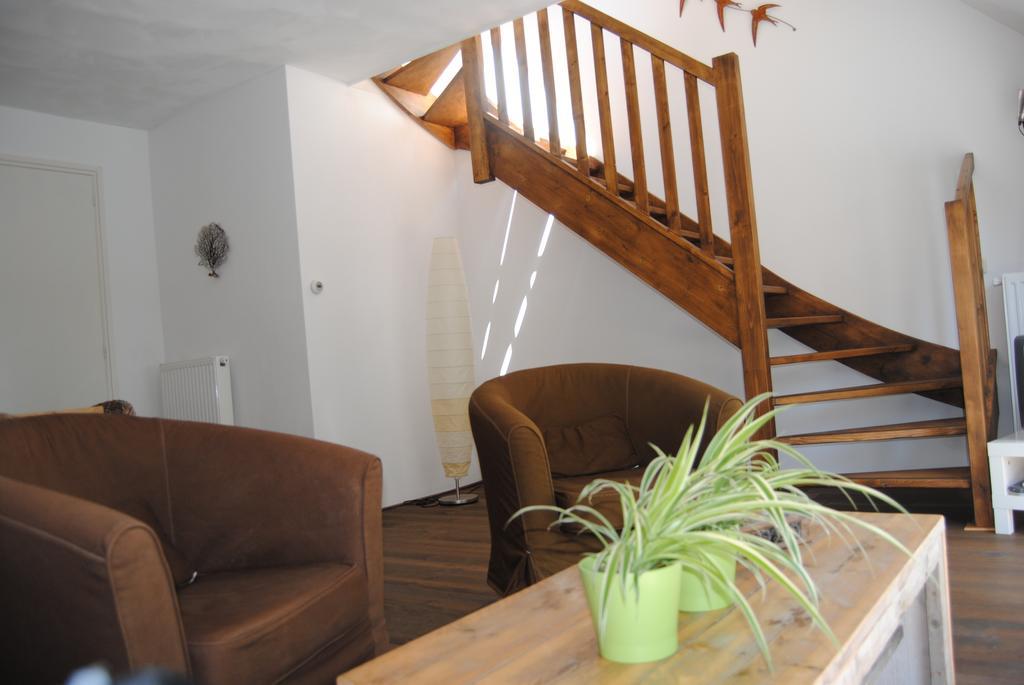 Appartementen Verhuur De Trijehoek Stiens Екстериор снимка