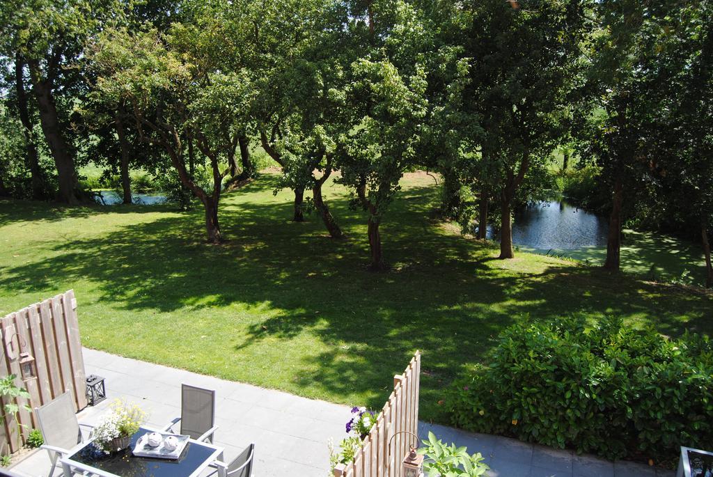 Appartementen Verhuur De Trijehoek Stiens Екстериор снимка